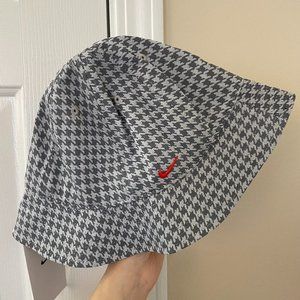 Nike Bucket Hat